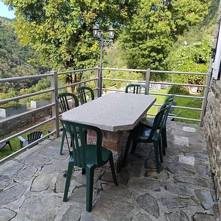 度假居 La Vallee Lacrouzette